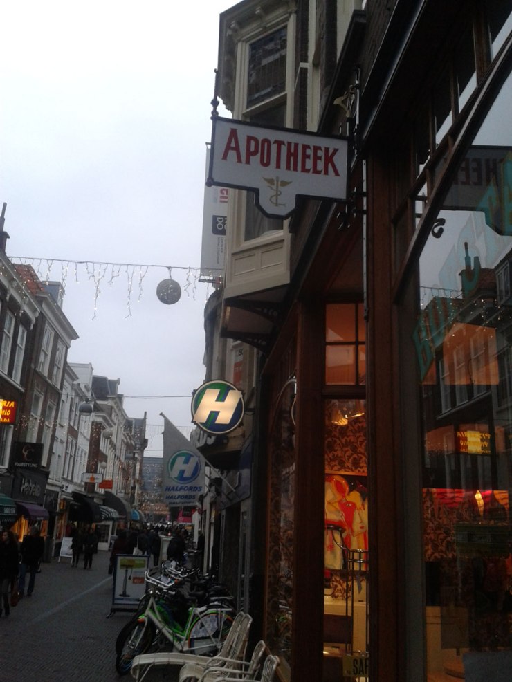 the-hague-hofstaad-pharmacy-sign